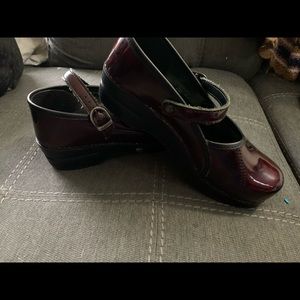 Dansko Marcelle clogs. Size 39.